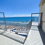 酒店 Tirreno *