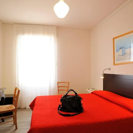 Hotel Tirreno *