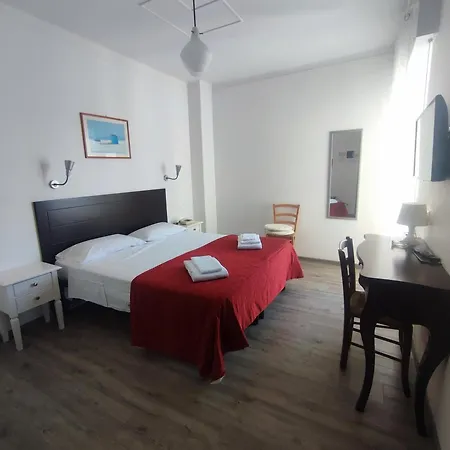 Tirreno Hotel *