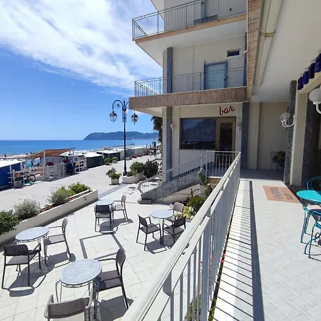 Tirreno Hotel
